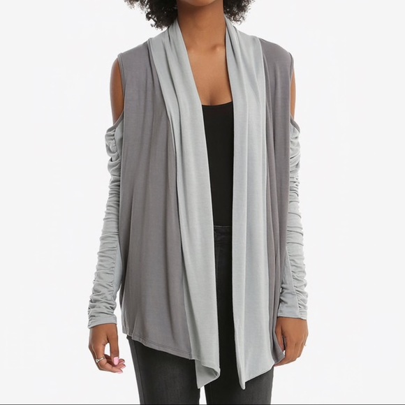 Hot Topic Sweaters - NWT Hot Topic Star Wars The Last Jedi Rey Cardigan
